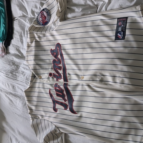 Majestic Brand Minnesota Twins Justin Morneau Jersey - Picture 1 of 3